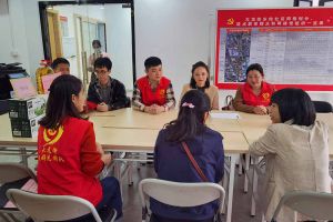 浓浓关爱暖人心，华体会官方网页版集团党支部慰问困难单亲家庭